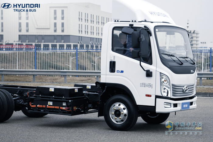 全球戰(zhàn)略升級 現(xiàn)代商用車海外代表團(tuán)走訪資陽工廠