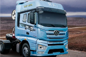 解放J7 600馬力LNG牽引車，引領(lǐng)高效運營新篇章