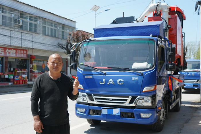 【發(fā)現(xiàn)信賴】專攻一件事 專買一輛車 池師傅二十多年來認(rèn)準(zhǔn)江淮
