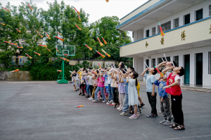 沃爾沃卡車“點(diǎn)亮未來計劃”：科技星火，燃亮湖南少年科技夢