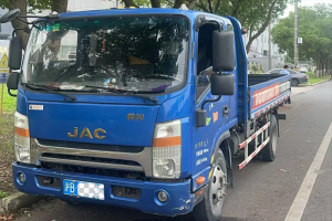 上海奉賢何師傅：開江淮1卡帥鈴，啃下家具運輸這塊最難啃的“硬骨頭”