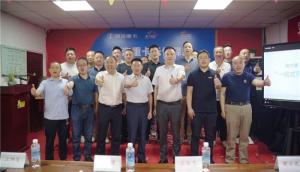 無(wú)憂驛站 溫暖相伴   重慶首家陜汽重卡無(wú)憂驛站在吉高公司盛裝啟航