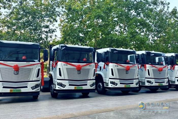 高效助力港口運輸綠色轉(zhuǎn)型，遠程X7E-400純電牽引車批量交付山東客戶