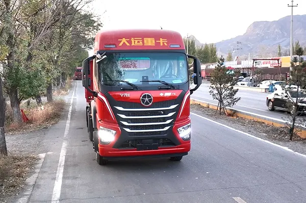 大運V7H天然氣牽引車