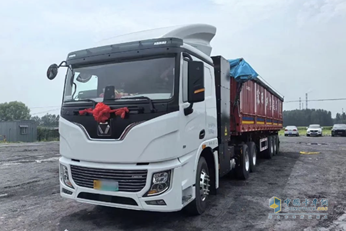 車隊(duì)老板的“致富經(jīng)”：“選擇徐工，就是選擇成功！”