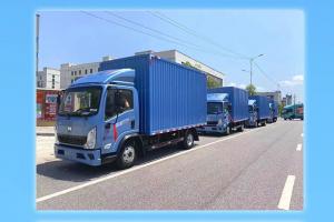 高峰時(shí)節(jié)運(yùn)輸季藍(lán)擎輕卡火熱交車不停歇！