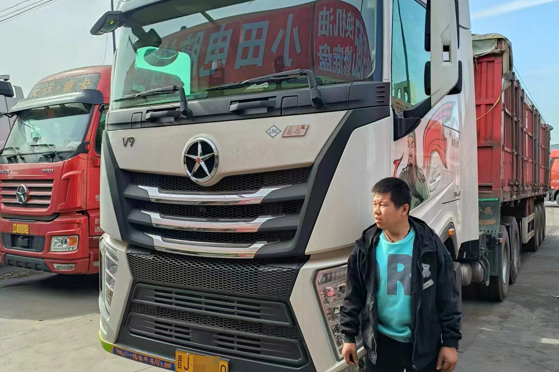 換購V9燃?xì)廛嚭螅@位大運(yùn)重卡用戶為何能月入超4萬元？