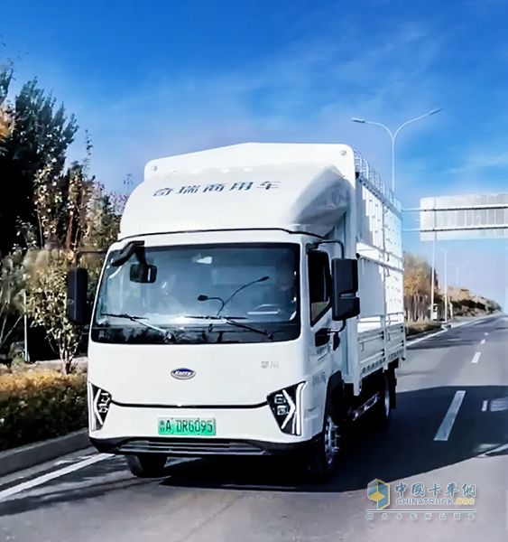 零米輕卡好用車攜手運(yùn)滿滿，助力明星司機(jī)開啟貨運(yùn)新征程