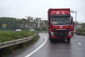 一年能省200多萬，乘龍H5大單橋讓兩位快遞老板喜笑顏開