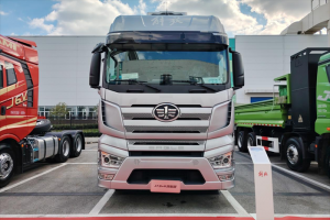 冬日暖陽興正濃，與解放J7燃氣車與你共赴好新程