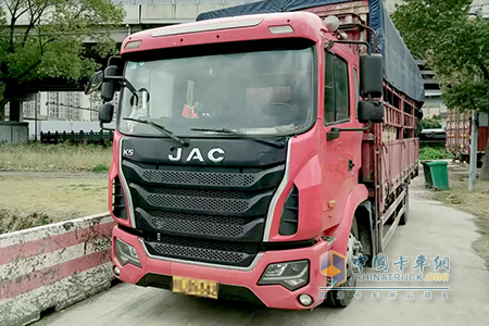 江淮重卡6米8格爾發(fā)K5高欄車，助劉師傅穩(wěn)穩(wěn)致富！