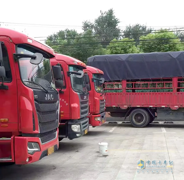 江淮重卡6米8格爾發(fā)K5高欄車，助劉師傅穩(wěn)穩(wěn)致富！