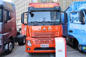 星耀X5大單橋載貨車，掌管大方量、強(qiáng)動(dòng)力、高顏值的神！