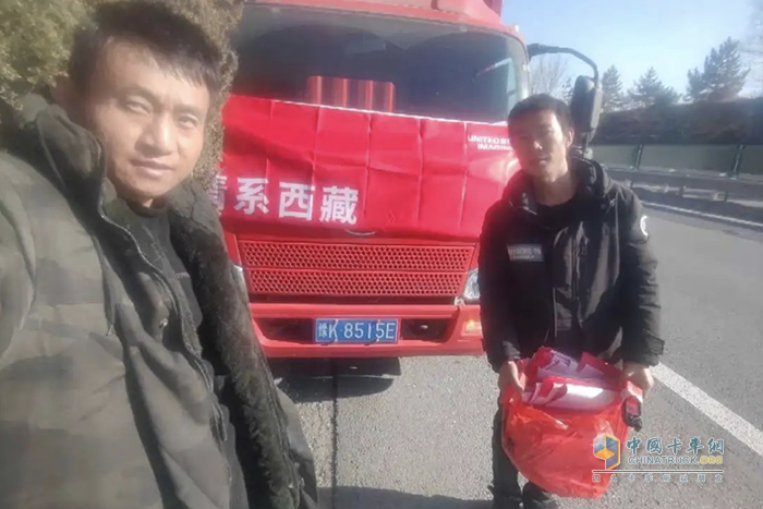 解放輕卡援災區(qū)，感動服務獲贊譽