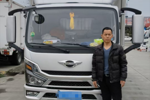 成都卡友：十多年只認準時代汽車，領航大G-LNG輕卡讓我更賺錢！