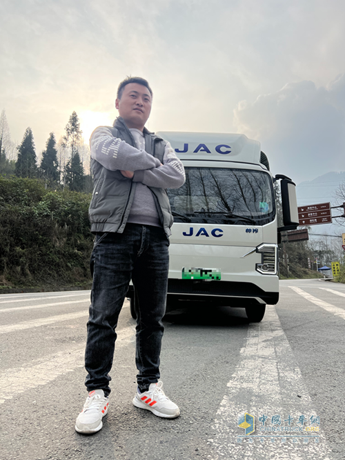 馳騁貨運(yùn)之路 江淮新能源輕卡ES9可靠相伴