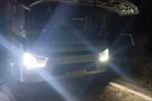 解放卡車：寒夜疾馳護(hù)綠苗，解放服務(wù)暖征途