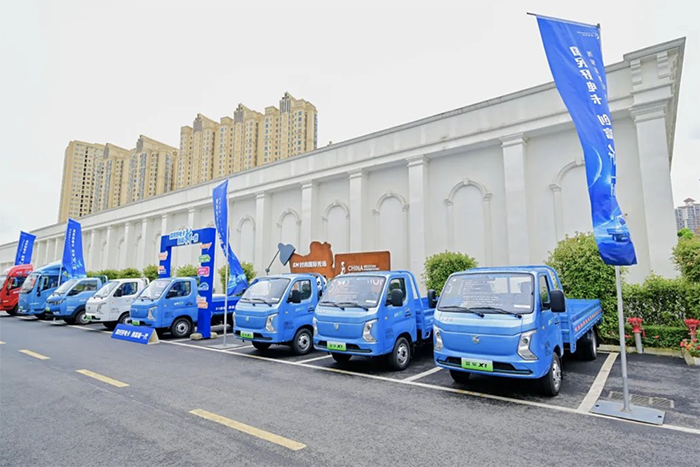 濰柴藍(lán)擎&漢德車橋X1純電小卡上市，共創(chuàng)新能源商用車高效節(jié)能新標(biāo)桿！