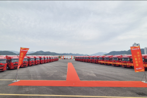 龍行天下 以客為先 寧波FGS與東風(fēng)商用車百臺港口運輸車交付暨首批50臺發(fā)車儀式圓滿舉行