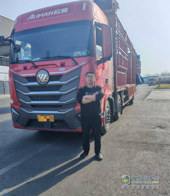 袁師傅歐曼星翼載貨車：從剛?cè)胧值焦?jié)油冠軍 滿滿實力范兒