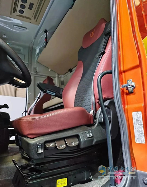39.99萬元買630馬力燃氣車 還送一臺奇瑞冰淇淋！看奇瑞商用車全新“金鳳凰”重卡