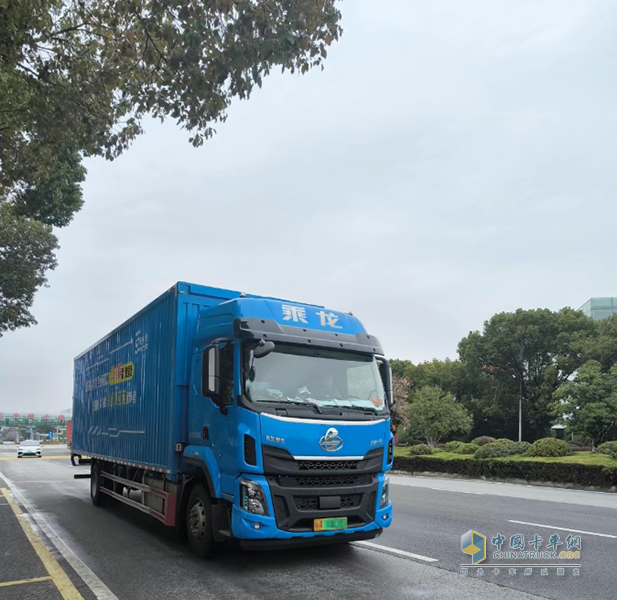 每公里最低0.8度電！乘龍H5純電大單橋?yàn)槟憔珳?zhǔn)破局！