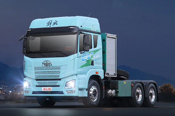 解放青汽JH6 6×4純電動牽引車：我的主場，水陸通吃
