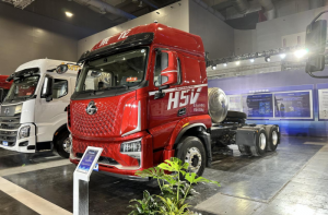 百公里省氣2公斤！乘龍H5V創(chuàng)富版LNG牽引車助您創(chuàng)富無憂