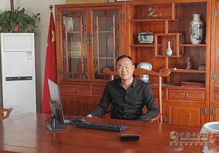 高效盈運新標(biāo)桿 汕德卡C9H榮獲值得用戶信賴高效運輸牽引車