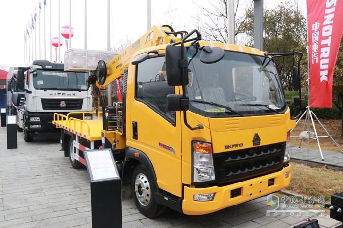  2023年3月17日，第十八屆中國(guó)（梁山）專(zhuān)用汽車(chē)展覽會(huì)在梁山國(guó)際會(huì)展中心拉開(kāi)了序幕，本屆展會(huì)以“創(chuàng)新、創(chuàng)造、創(chuàng)品牌”為主題，而作為中國(guó)商用車(chē)領(lǐng)軍品牌，中國(guó)重汽專(zhuān)用車(chē)產(chǎn)品強(qiáng)勢(shì)亮相梁山專(zhuān)用車(chē)展。