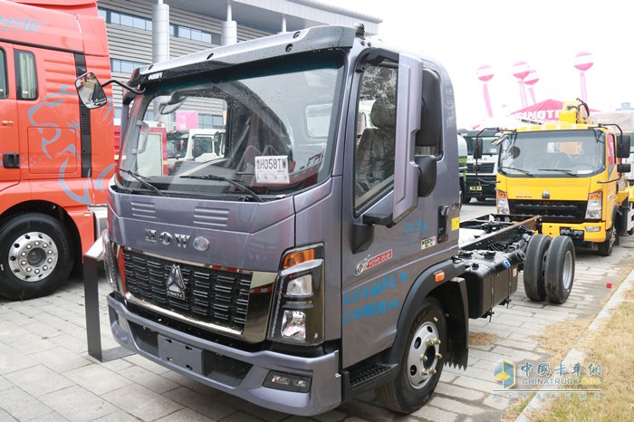  2023年3月17日，第十八屆中國(guó)（梁山）專(zhuān)用汽車(chē)展覽會(huì)在梁山國(guó)際會(huì)展中心拉開(kāi)了序幕，本屆展會(huì)以“創(chuàng)新、創(chuàng)造、創(chuàng)品牌”為主題，而作為中國(guó)商用車(chē)領(lǐng)軍品牌，中國(guó)重汽專(zhuān)用車(chē)產(chǎn)品強(qiáng)勢(shì)亮相梁山專(zhuān)用車(chē)展。