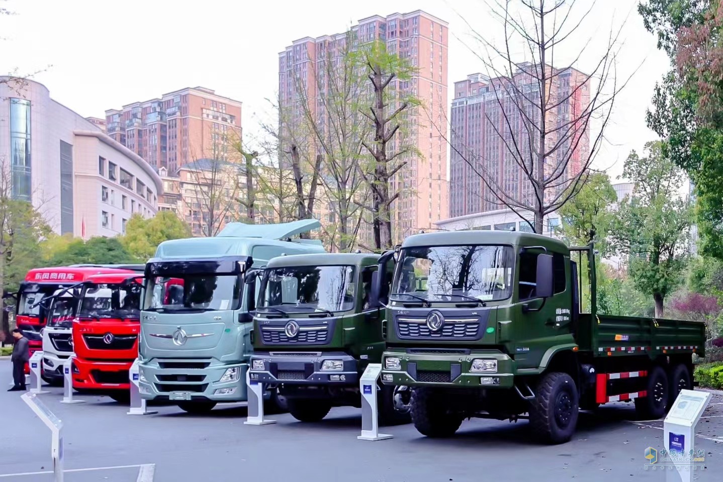 首屆中國商用車論壇盛大開幕，東風商用車與同行共商發(fā)展大計