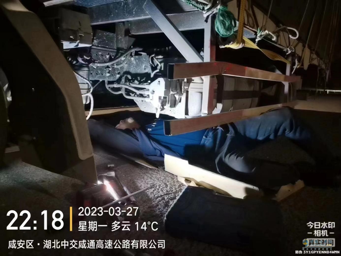 深夜救援、跟車(chē)維修，江淮1卡1號(hào)服務(wù)是卡友運(yùn)輸?shù)馁N心保障