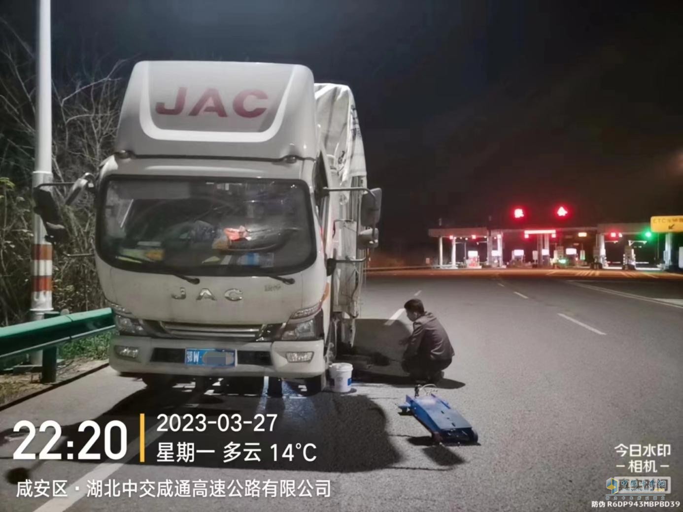 深夜救援、跟車(chē)維修，江淮1卡1號(hào)服務(wù)是卡友運(yùn)輸?shù)馁N心保障