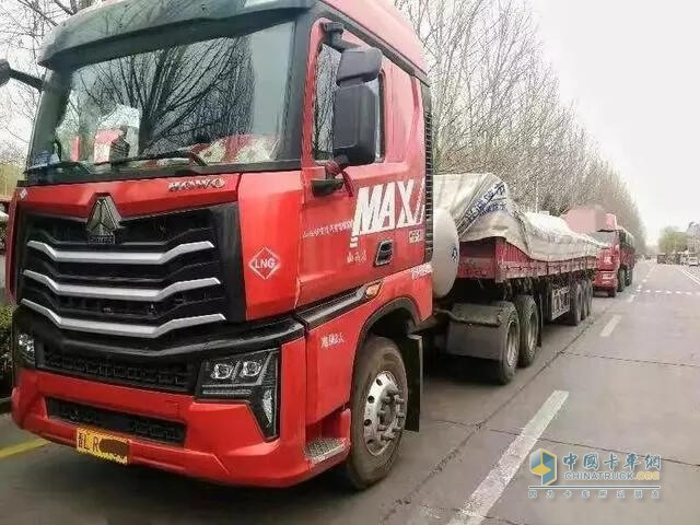 山西楊師傅：天天有買豪沃MAX燃?xì)廛嚨?，都問我這車咋樣？