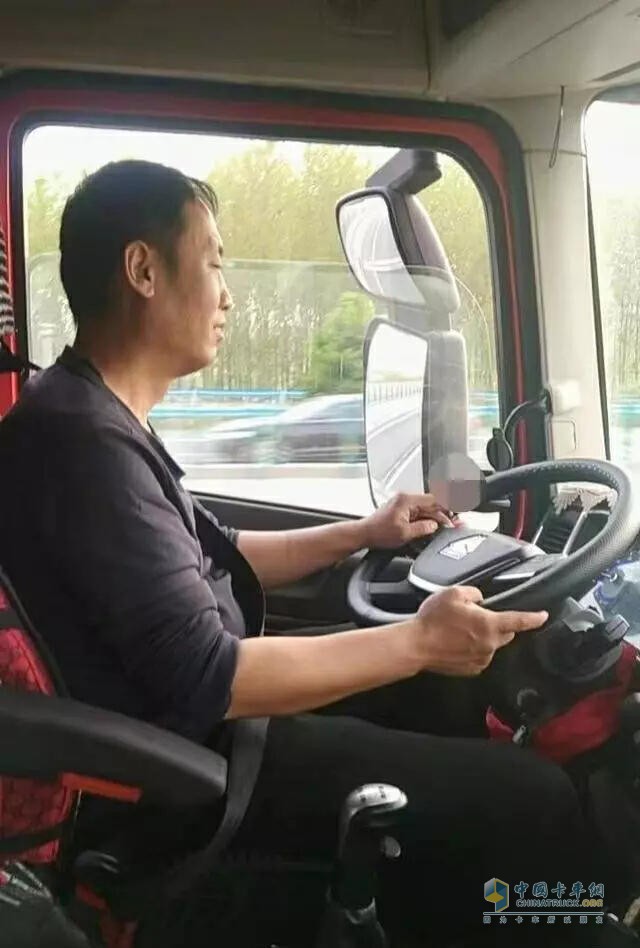 山西楊師傅：天天有買豪沃MAX燃?xì)廛嚨?，都問我這車咋樣？