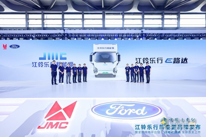老牌卡車企業(yè)打響新能源反擊戰(zhàn)，新舊雙方有何對戰(zhàn)相同點(diǎn)？