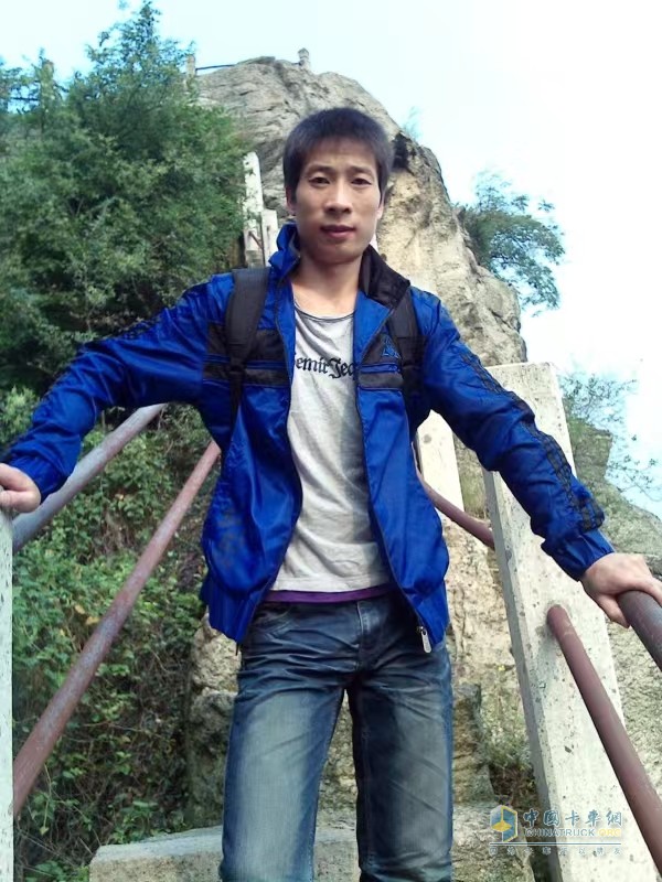 走最難最險的路！他與解放虎VH在“掛壁公路”上盤旋