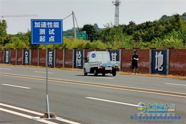 北汽雷馳新能源旗艦“小卡”閃耀上市！新能源MINI卡斬獲四項大獎