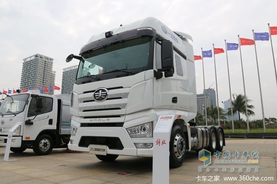 沙場秋點兵：一汽解放“大馬力”燃?xì)廛噺妱輥硪u