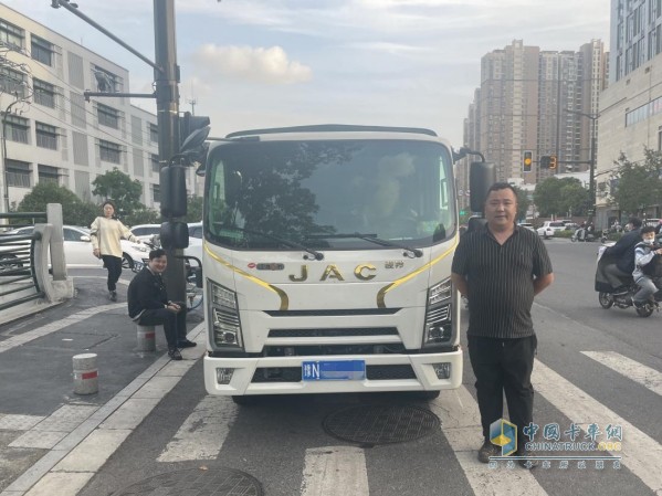 再開十年江淮1卡駿鈴金飯碗，水果批發(fā)老師傅為什么這樣說？