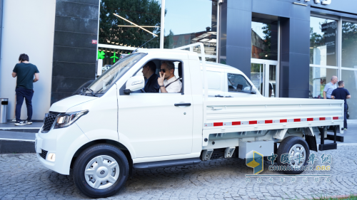 成功汽車土耳其上市發(fā)布會隆重舉行 百臺新能源汽車批量交付歐洲市場