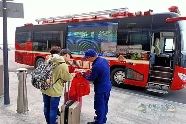 安全守護(hù)成長，宇通宣傳消防車助力消防安全“開學(xué)第一課”！
