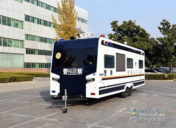 警力前移到群眾“家門口” 打造科技化智慧化移動(dòng)警務(wù)室