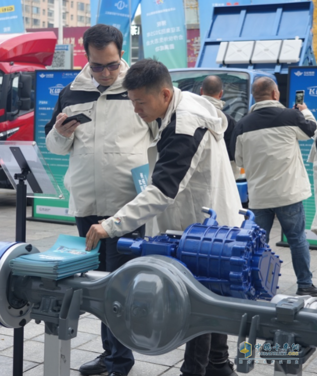 攜手并進，欣欣向“蓉”！漢德車橋恭祝五征年會圓滿成功！