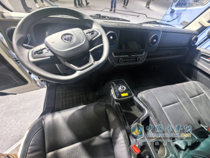 “冷鏈一哥”出新品了！165度大電量！滿載續(xù)航達500km！配兩檔電驅(qū)橋！
