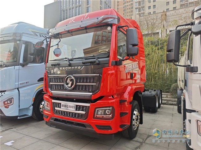 陜汽商用車2025合作伙伴大會多款明星產(chǎn)品亮相  引燃用戶關(guān)注熱潮