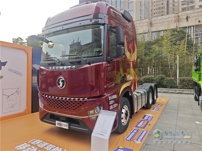 陜汽商用車2025合作伙伴大會多款明星產(chǎn)品亮相  引燃用戶關(guān)注熱潮