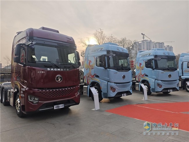陜汽商用車2025合作伙伴大會多款明星產(chǎn)品亮相  引燃用戶關(guān)注熱潮
