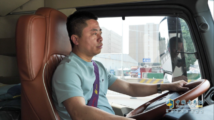 榮獲值得用戶信賴?yán)滏溸\輸車獎項 梅賽德斯-奔馳卡車載譽前行